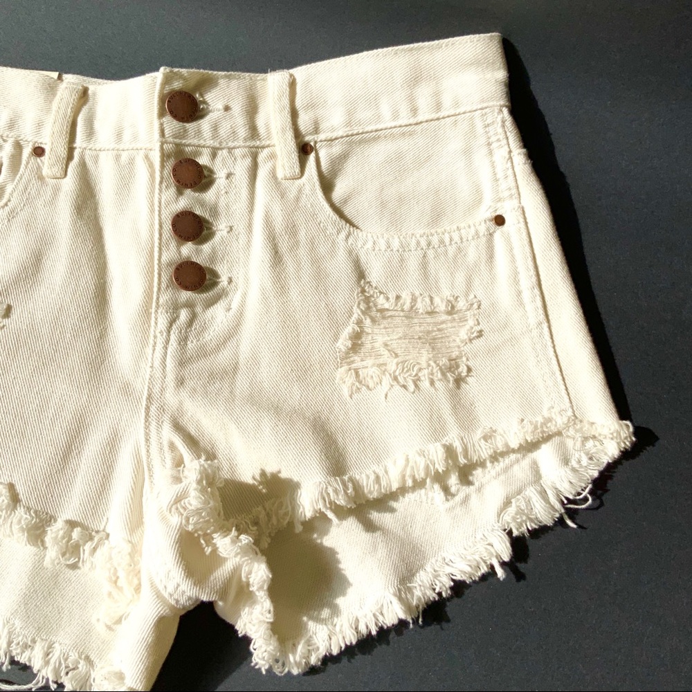 Bullhead High Rise Distressed Button Fly cut Off White Jean Shorts - Picture 4 of 4